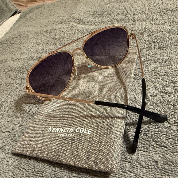 KENNETH COLE WOMENS SUNGLASSES GOLD  AVIATOR, NWT